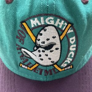 Vintage NHL Anaheim Mighty Ducks #1 Apparel Fitted Hat Size 7.25 Hockey team USA